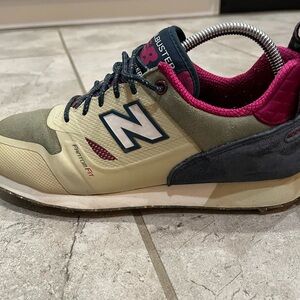 New Balance Men's Phantom Fit Shoes - Beige and Pink